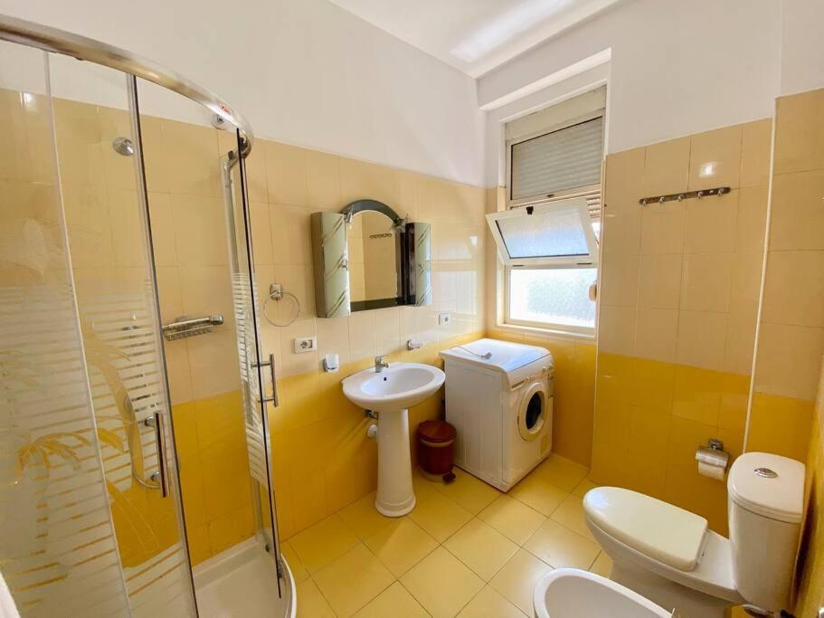 Roel Apartments Shkodra Center Luaran gambar